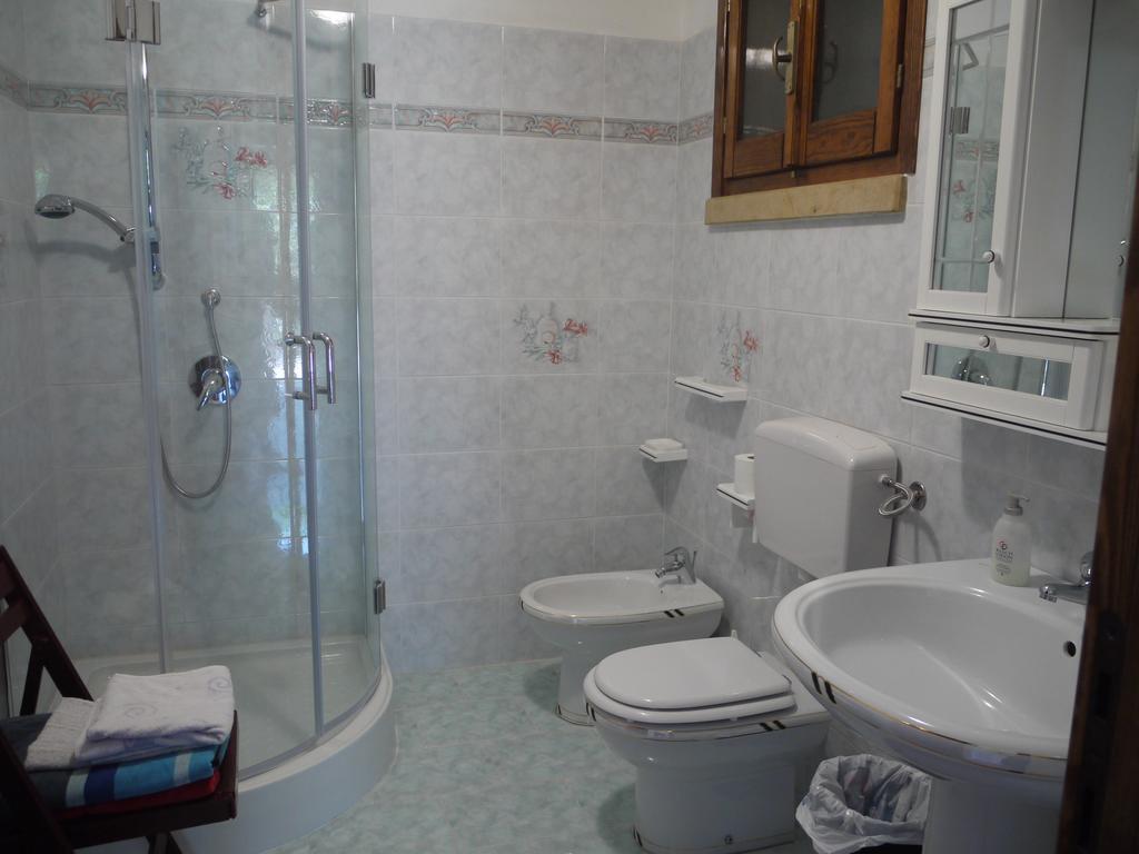 فلومينيماجيوري Su Trabi B&B الغرفة الصورة